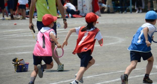 元陸上部が選ぶ速く走れるキッズスニーカーおすすめ 履きやすさ 丈夫さなどレビュー 口コミ ダイナモフリー